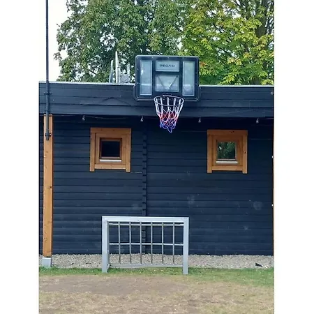 With 4 Bedrooms Ferienhaus
